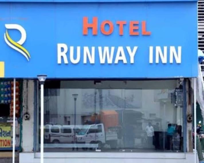 Hotel Runway Inn Ahmedabad Esterno foto