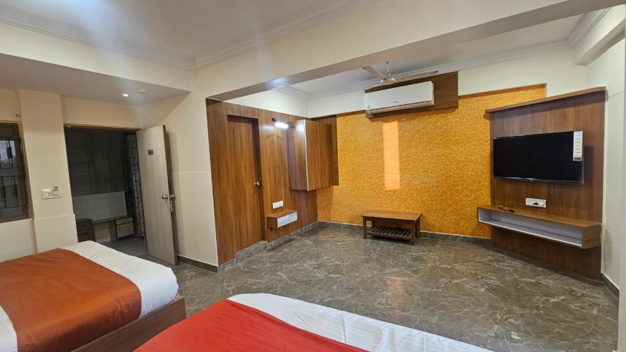 Hotel Runway Inn Ahmedabad Esterno foto