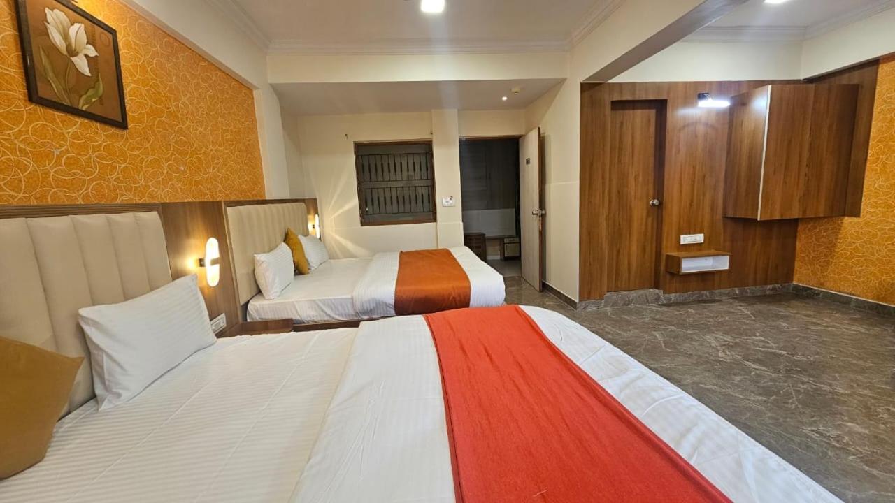 Hotel Runway Inn Ahmedabad Esterno foto
